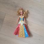 Barbie met bijzondere jurk, Kinderen en Baby's, Speelgoed | Poppen, Ophalen of Verzenden, Zo goed als nieuw, Barbie