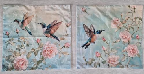 NIEUWE kussenhoes "VOGELS met rozen, Huis en Inrichting, Woonaccessoires | Kussens, Nieuw, Overige kleuren, Vierkant, Ophalen of Verzenden