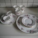 Duchess servies  "fuchsia", Huis en Inrichting, Keuken | Servies, Ophalen of Verzenden, Overige stijlen, Kop(pen) en/of Schotel(s)