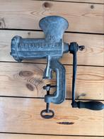 Ouderwetse vlees- (gehakt) molen, Ophalen