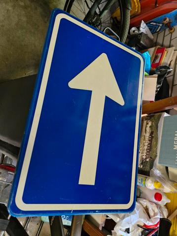 +/- 60x 40 cm verkeersbord  beschikbaar voor biedingen