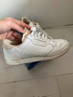 Adidas wit beige leren sneakers vallen als 37, Ophalen of Verzenden, Zo goed als nieuw, Wit, Sneakers of Gympen