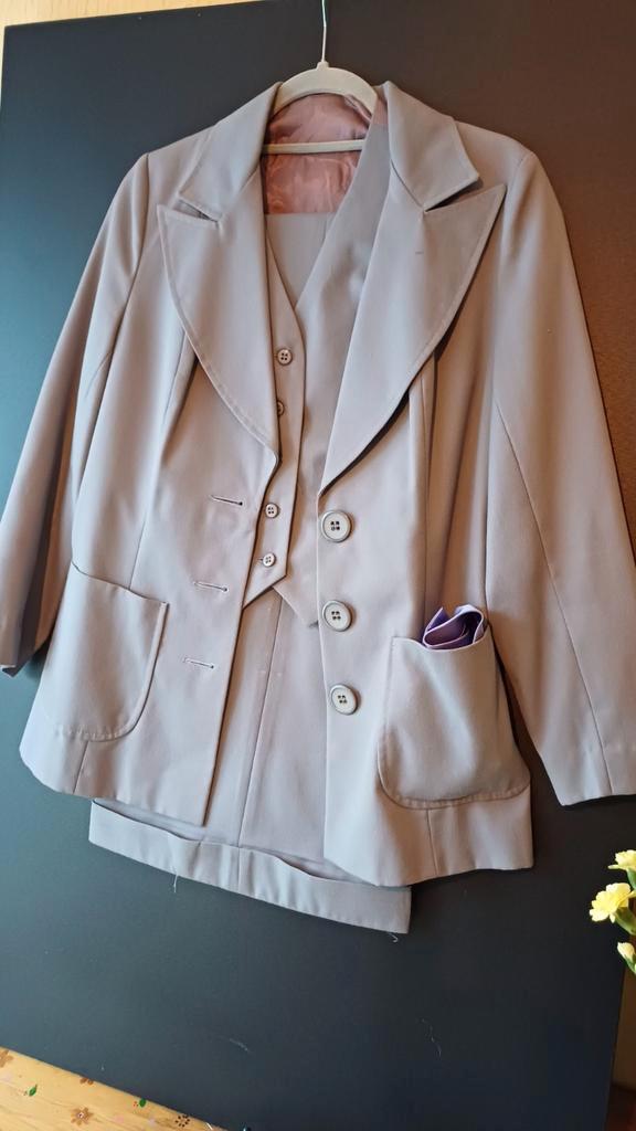 Xmas tip - vintage 3delig broekpak, Kleding | Dames, Jasjes, Kostuums en Pakken, Gedragen, Kostuum of Pak, Maat 36 (S), Paars