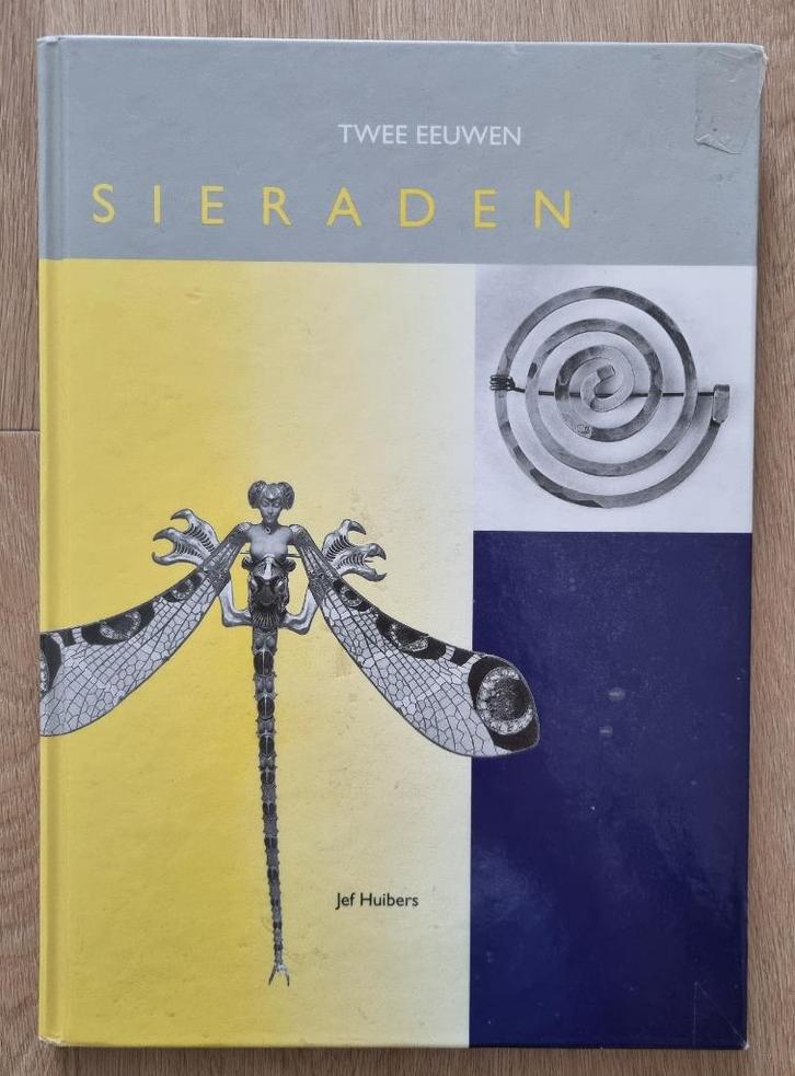 Twee eeuwen sieraden, Boeken, Geschiedenis | Vaderland, Gelezen, 20e eeuw of later, Ophalen of Verzenden