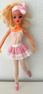 Barbie SINDY BALLERINA C33050X beweegbare handen, Ophalen of Verzenden, Zo goed als nieuw