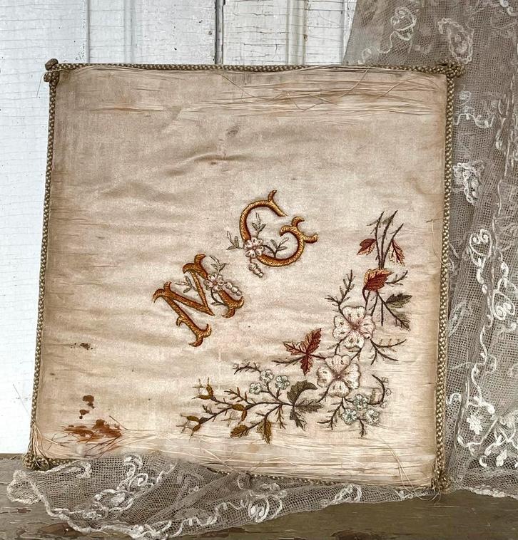 Brocante oude Franse zijde lingeriehoes / lingerie hoes, Antiek en Kunst, Curiosa en Brocante, Verzenden