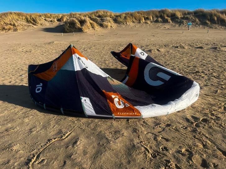 Eleveight RSv9 10m, 8m - kites + nieuwe bar, Watersport en Boten, Kitesurfen, Zo goed als nieuw, Kite, 10 m², Geen board, Ophalen of Verzenden