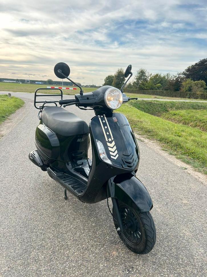 La souris sourini 2021, Fietsen en Brommers, Snorfietsen en Snorscooters, Zo goed als nieuw, Overige merken, Benzine, Ophalen of Verzenden