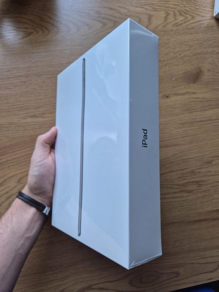 Nieuwe iPad 9e generatie – 64GB Wi-Fi – Geseald in doos, Computers en Software, Apple iPads, Nieuw, Apple iPad, Wi-Fi, 10 inch