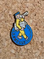 Pin La presse de votre hebdo, Ophalen of Verzenden, Gebruikt, Merk, Speldje of Pin