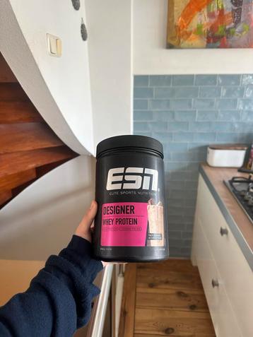 Designer Whey Protein Cookies & Cream beschikbaar voor biedingen