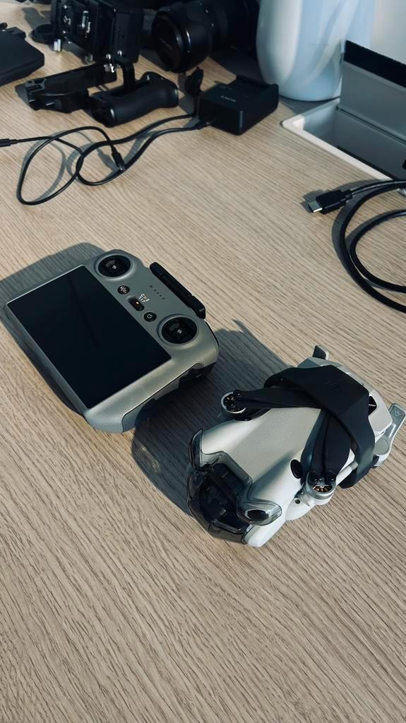 DJI Mini 4 Pro + Smart Controller, Audio, Tv en Foto, Drones, Zo goed als nieuw, Ophalen