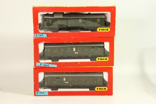 Trix International 3 stuks personentreinwagens, Hobby en Vrije tijd, Modeltreinen | H0, Zo goed als nieuw, Wagon, Gelijkstroom