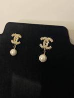 Pearl earrings, Ophalen of Verzenden, Zo goed als nieuw, Overige materialen
