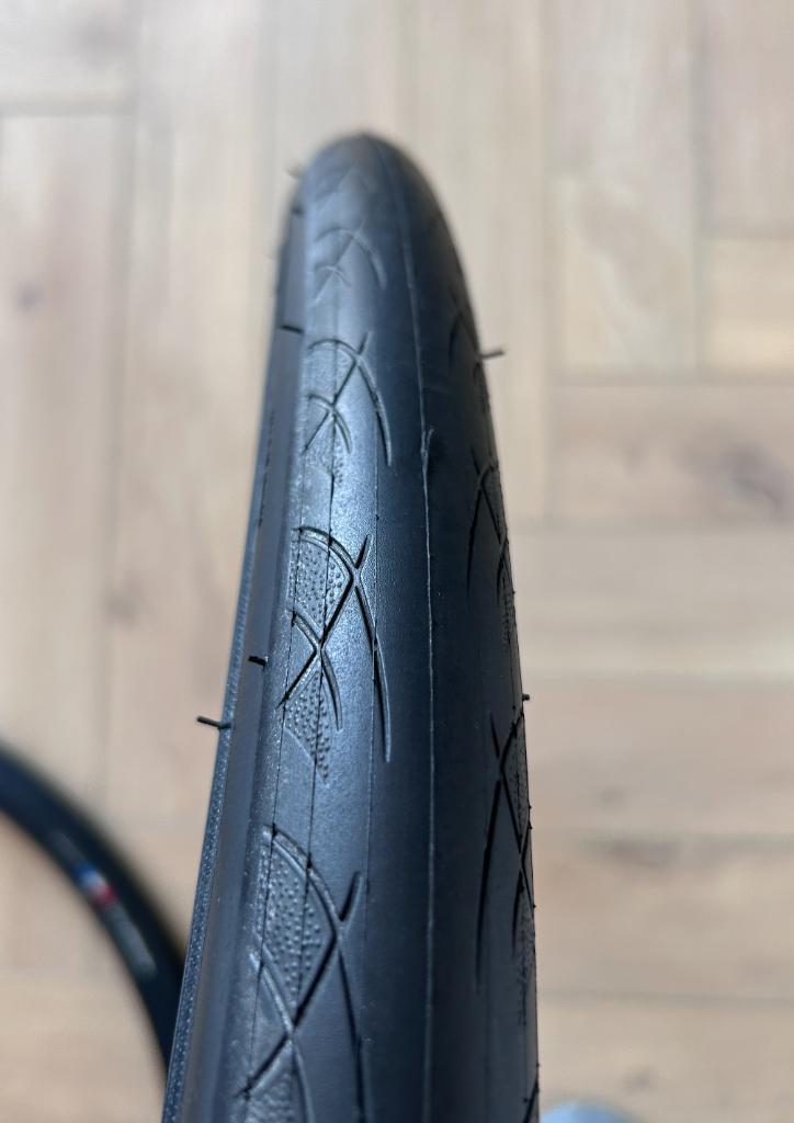 Banden Racefiets BONTRAGER AW1 HARD-CASE LITE 700c x 32mm, Fietsen en Brommers, Fietsonderdelen, Zo goed als nieuw, Racefiets