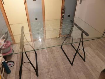 Nog mooi buro metalen staanders en glazen blad ikea  beschikbaar voor biedingen