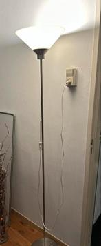 Elegante staande lamp met glazen kap, Huis en Inrichting, Lampen | Vloerlampen, Ophalen, Gebruikt, Glas, 150 tot 200 cm