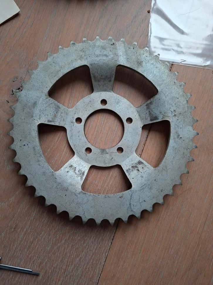 Achtertandwiel 44T Berini 3 versnellingen / union, Fietsen en Brommers, Brommeronderdelen | Oldtimers, Nieuw, Overige merken, Ophalen of Verzenden