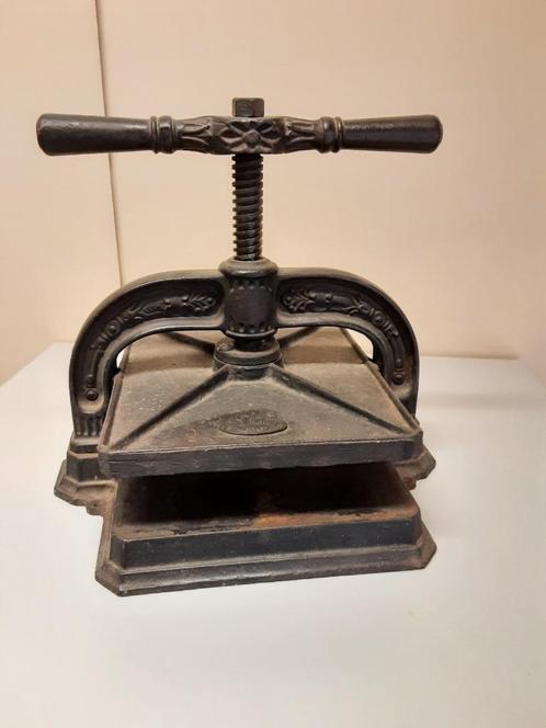 Antieke boekenpers of Notarispers in nette werkende staat, Antiek en Kunst, Antiek | Gereedschap en Instrumenten, Ophalen
