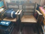Twee rustieke houten stoelen met armleuning, Huis en Inrichting, Stoelen, Ophalen, Riet of Rotan, Gebruikt, Twee