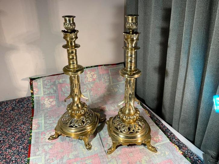 Twee stuks zware antieke brons koperen kandelaars, Antiek en Kunst, Antiek | Kandelaars, Koper of Brons, Ophalen of Verzenden