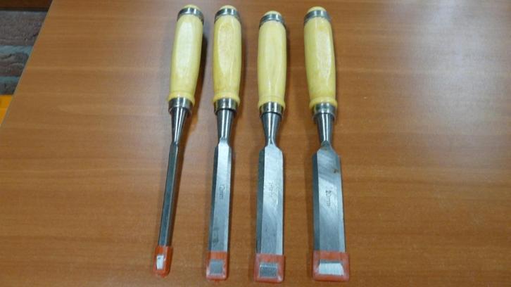 Houtbeitel set 4-delig, Antiek en Kunst, Antiek | Gereedschap en Instrumenten, Ophalen