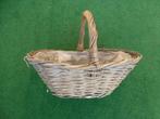 1 ovaal bruin mandje met hengsel voor bloemstuk of plantje, Ophalen of Verzenden, Nieuw, Materiaal