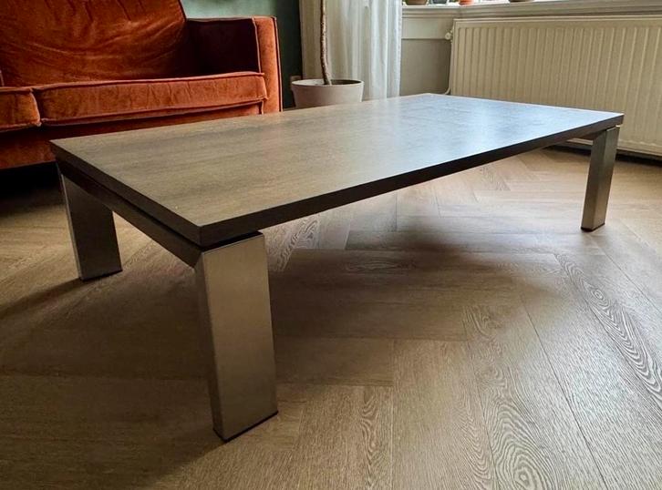 Design salontafel - Donker eikenhout met RVS poten - 140x80, Huis en Inrichting, Tafels | Salontafels, Zo goed als nieuw, Minder dan 50 cm