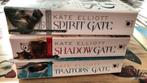 Kate Elliott -spirit /traitors/shadow gate, Ophalen of Verzenden, Gelezen, Kate elliott