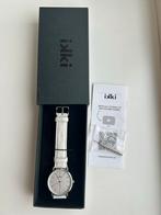 Ikki horloge witte leren horlogeband met zilveren kast, Sieraden, Tassen en Uiterlijk, Horloges | Dames, Overige merken, Leer