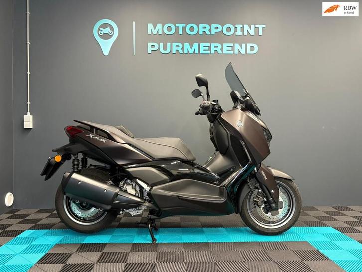 Yamaha XMAX 300 TECH MAX 2024 – Dark Magma, 4.324 km, Motoren, Motoren | Yamaha, Bedrijf, Scooter, 12 t/m 35 kW, ABS, LED Verlichting