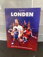 Bart Vlietstra - Londen, voetbal (261025s), Ophalen of Verzenden, Zo goed als nieuw, Balsport, Bart Vlietstra; Sjoerd Mossou