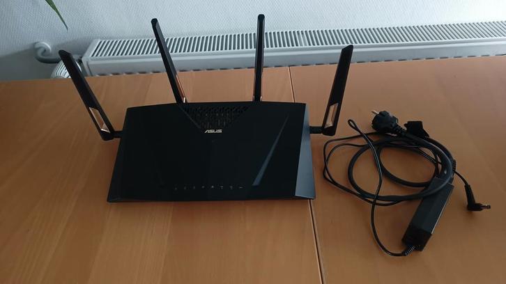 Asus RT-AX88U Router - AiMesh - Zo goed als nieuw!, Computers en Software, Routers en Modems, Zo goed als nieuw, Router, Ophalen of Verzenden