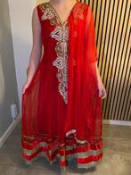 Prachtige Rode Indiase jurk met Sierlijke Details, Galajurk, Ophalen of Verzenden, Zo goed als nieuw, Maat 36 (S)