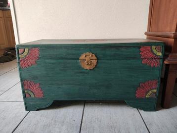 Houten kist beschikbaar voor biedingen
