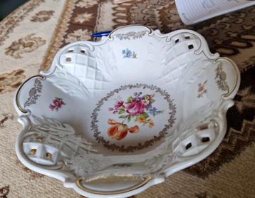Vintage Porseleinen Schaal met Bloemmotief beschikbaar voor biedingen