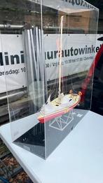 Zeiljacht gebouwd in plexiglas vitrine, Gebruikt, ., ., .