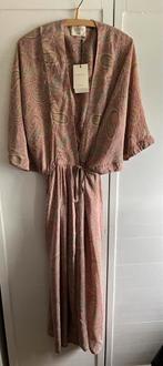 Sissel Edelbo silk one size, Kleding | Dames, Jurken, Maat 38/40 (M), Nieuw, Ophalen of Verzenden, Roze