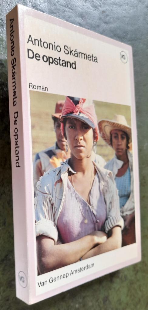 De opstand - Skarmeta (Chileense auteur), Boeken, Literatuur, Zo goed als nieuw, Nederland, Verzenden