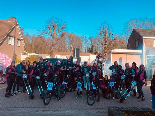 12 Carnaval Motoren te Koop, Kleding | Dames, Carnavalskleding en Feestkleding, Zo goed als nieuw, Ophalen