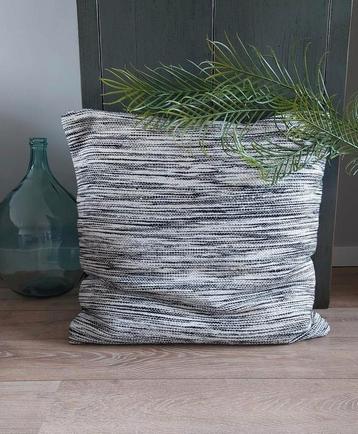 Woonkussen zwart wit Loungekussen D & M Cushion 70 cm Nieuw beschikbaar voor biedingen