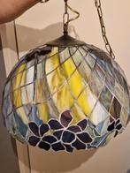 Mooie blauw/gele tiffamy hanglamp, Huis en Inrichting, Lampen | Hanglampen, Minder dan 50 cm, Ophalen of Verzenden, Zo goed als nieuw