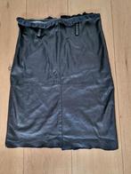 Zwart Femme 9 kunstleren rokje S., Kleding | Dames, Rokken, Zwart, Ophalen of Verzenden, Zo goed als nieuw, Femme 9