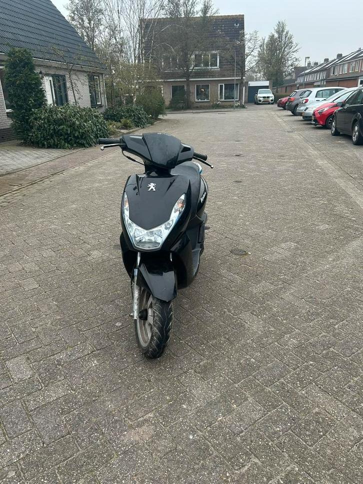 Peugeot kisbee, Fietsen en Brommers, Brommeronderdelen | Scooters, Zo goed als nieuw, Peugeot, Overige typen, Ophalen of Verzenden