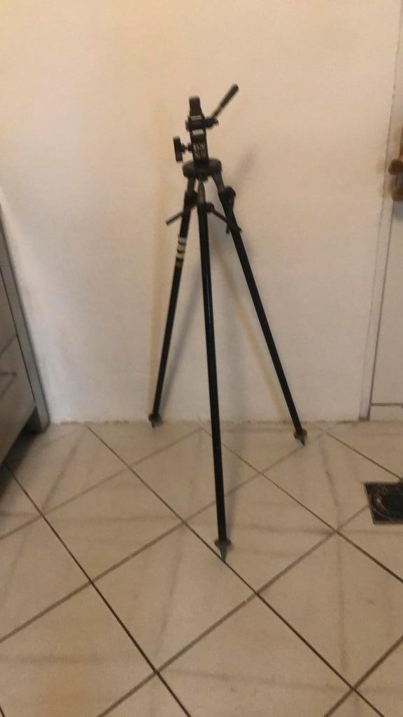 Landmeet  stalen statief. Isem Verstelbaar zwitsers?, Antiek en Kunst, Antiek | Gereedschap en Instrumenten, Ophalen of Verzenden