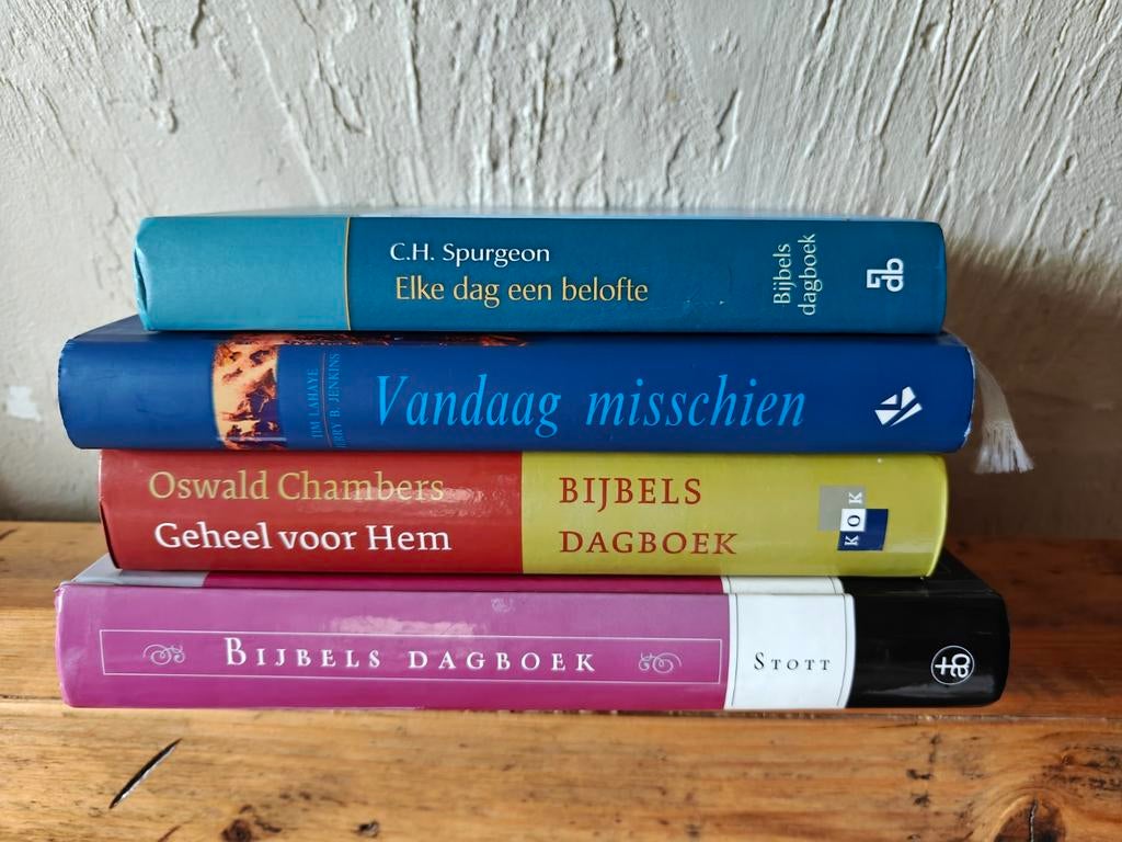 4 Bijbelse dagboeken., Ophalen of Verzenden, Zo goed als nieuw