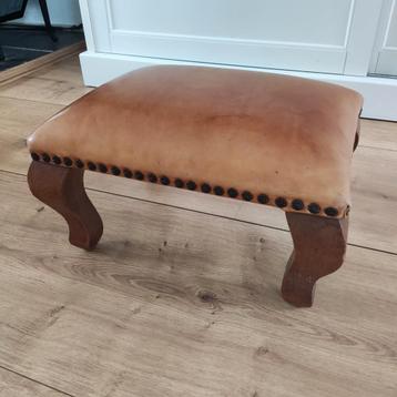 Uniek Antiek poefje / footstool, voetenbank schapenleer beschikbaar voor biedingen