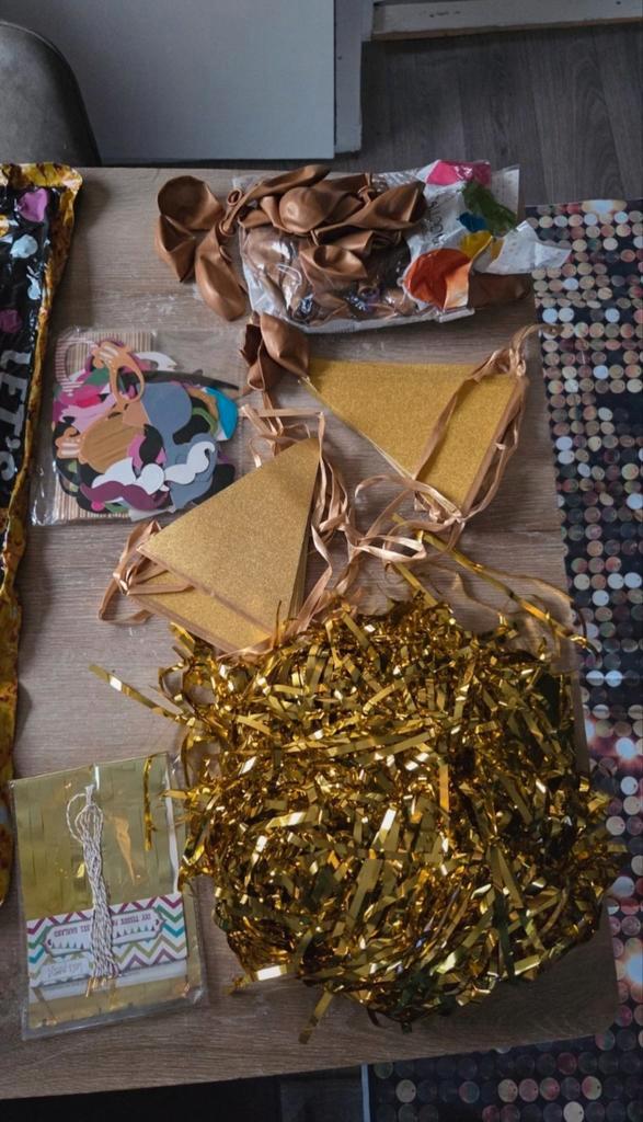 Goud feest, black and gold party, thema feest, feestpakket, Hobby en Vrije tijd, Feestartikelen, Nieuw, Versiering, Carnaval, Ophalen of Verzenden
