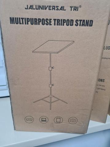 Een partij nieuwe laptop standaard houder beschikbaar voor biedingen