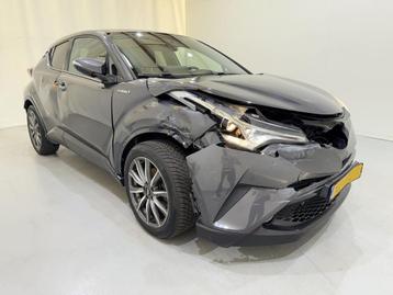 Toyota CH-R 1.8 Hybrid Executive (bj 2017, automaat) beschikbaar voor biedingen